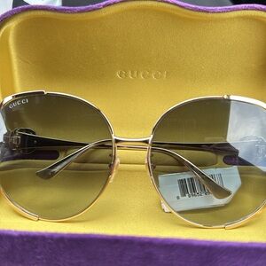 Authentic Gucci Gold oversized Women's Sunglasses